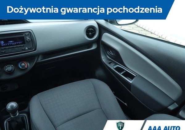 Toyota Yaris cena 53000 przebieg: 38043, rok produkcji 2020 z Gołdap małe 92